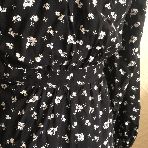 Urban Outfitters Ecote Black White Floral Long Sleeve Shorts Romper XS - Picture 9 of 12